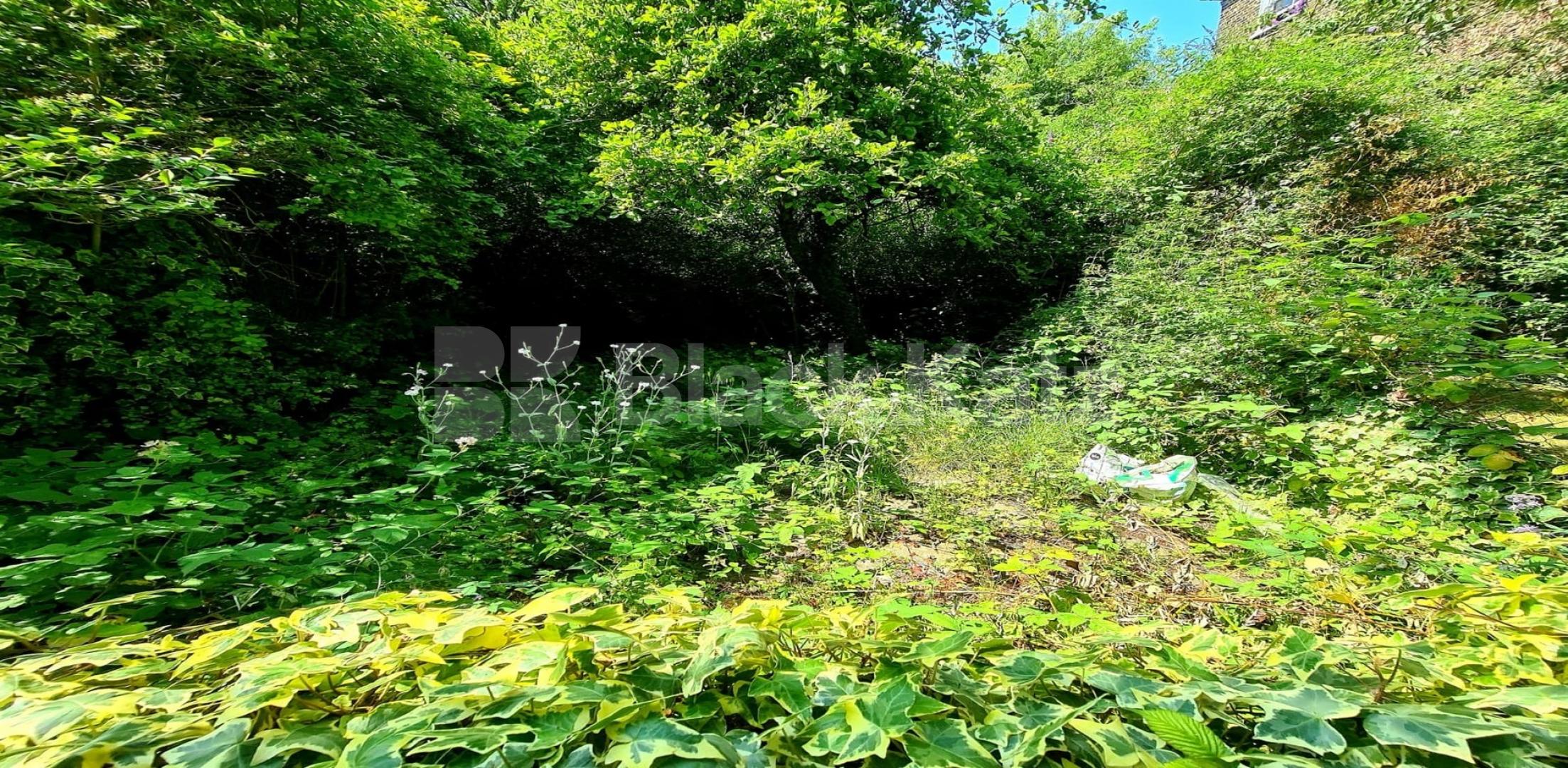 			NEW INSTRUCTION, 3 Bedroom, 1 bath, 1 reception Flat			 Hillmarton Road, HILLMARTON CONSERVATION